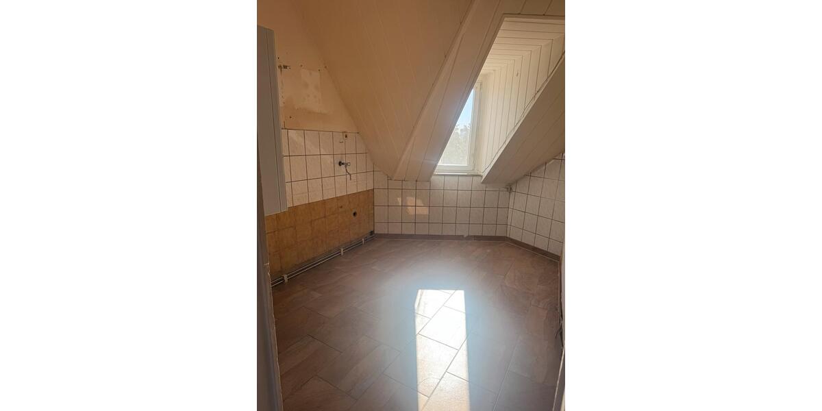 Dachgeschoßwohnung Frankenthal (Pfalz) - 3 Zimmer, 75 m&sup2;, 960&euro; | Angebot:26262835