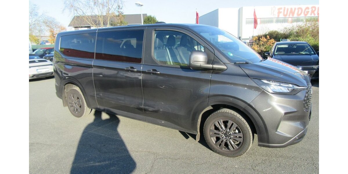 Ford Tourneo Custom 320 L2 Tourneo Titanium FWD Autom. 22.000 km 44.950 &euro; Gernsheim 64579