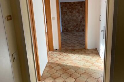 3 Zimmer- Küche -Bad Wohnung - RENOVIERT zimmer