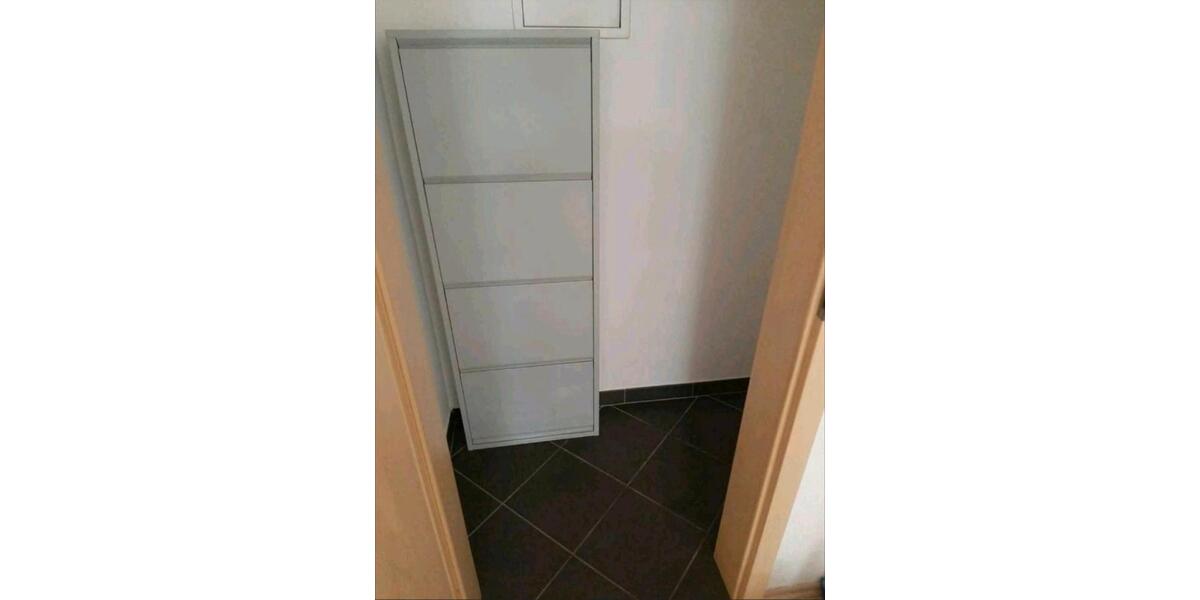 Helle Souterrainwohnung in Neuhausen 1ZKB mit Stellplatz und EBK 1 zimmer