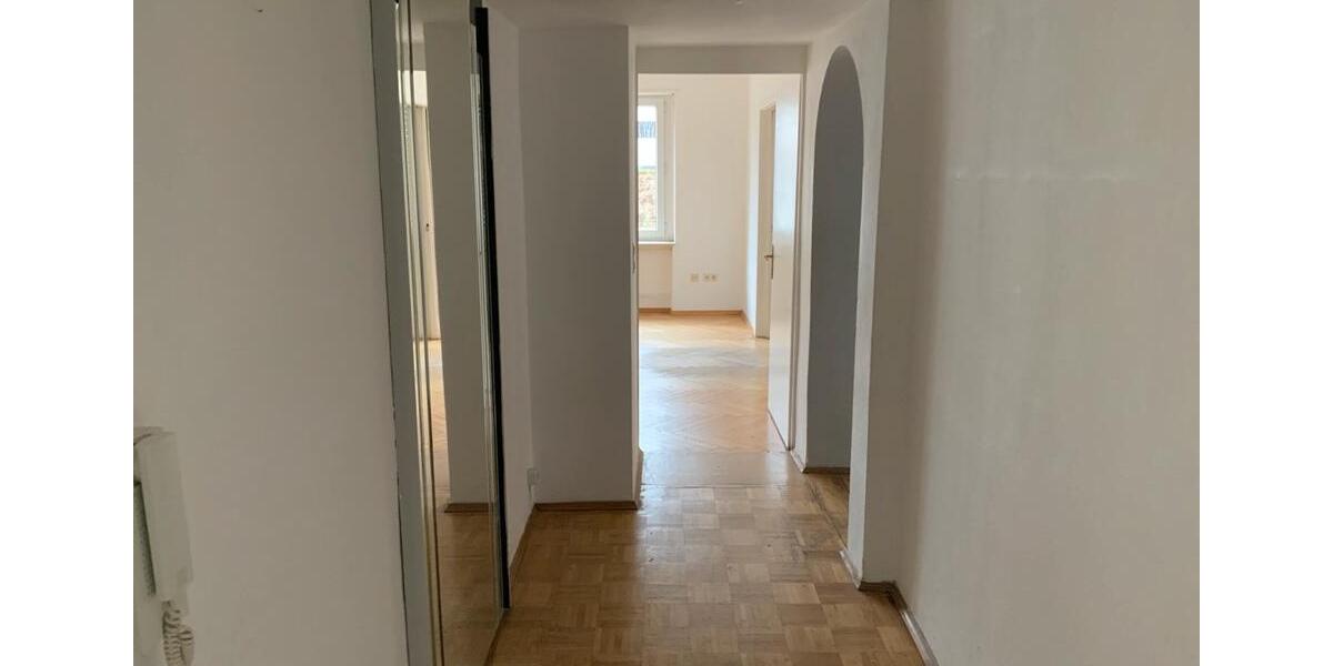 Etagenwohnung Ludwigshafen am Rhein Ludwigshafen-Hemshof - 4 Zimmer, 120 m&sup2;, 1.100&euro; | Angebot:26006108