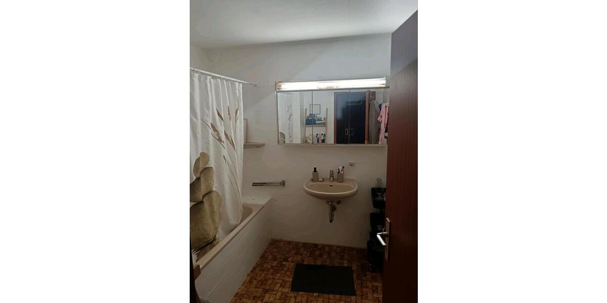 Etagenwohnung Schwetzingen - 3 Zimmer, 83 m&sup2;, 1.000&euro; | Angebot:26267593