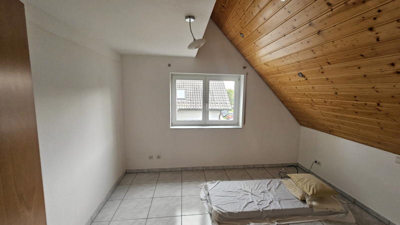 ObjNr:19757 - Sehr gepflegte 3,5 Zi ET-Maisonettewohnung mit Balkon und PkW-Stellplatz in LU-Maudach - Dachgeschoßwohnung Ludwigshafen am Rhein Rheingönheim | Angebot:22925644