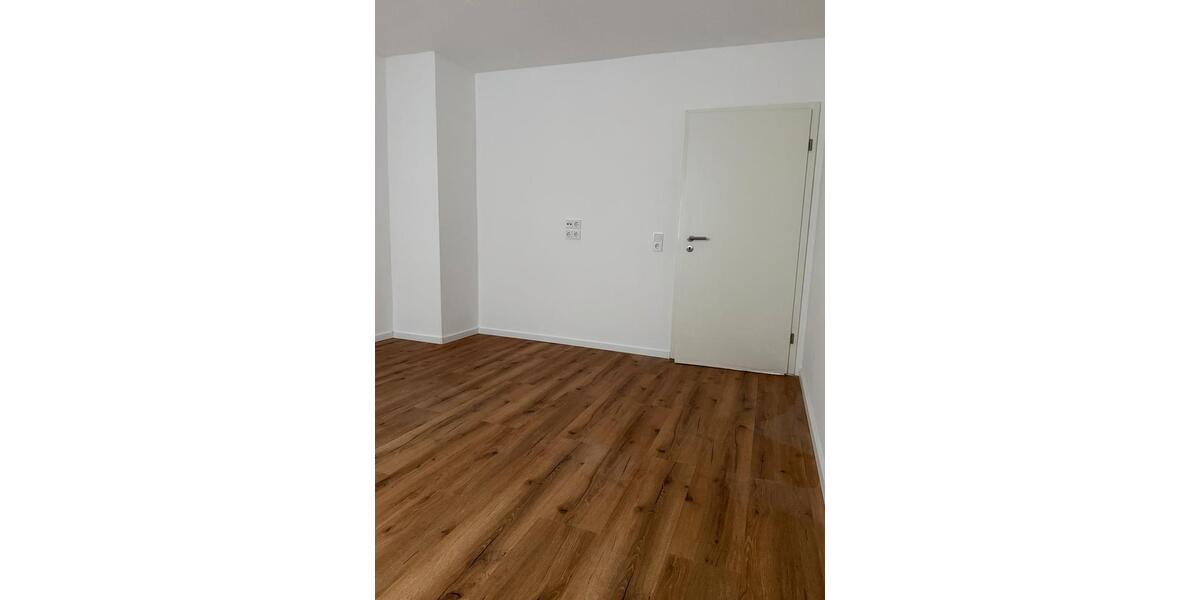 Dachgeschoßwohnung Ludwigshafen am Rhein - 4 Zimmer, 80 m&sup2;, 930&euro; | Angebot:25269681