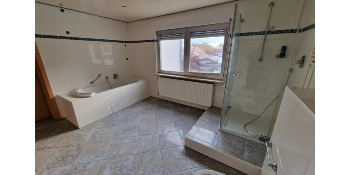 Einfamilienhaus Haßloch - 5 Zimmer, 130 m&sup2;, 1.500&euro; | Angebot:24541281