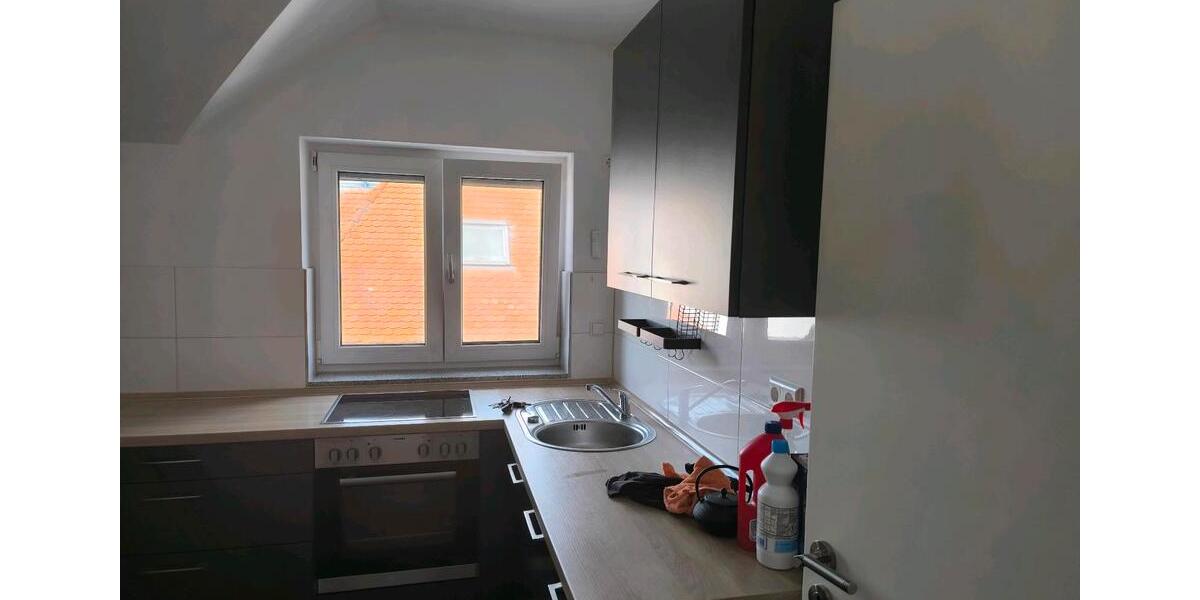 Dachgeschoßwohnung Sandhausen - 3 Zimmer, 83 m&sup2;, 1.300&euro; | Angebot:25350410