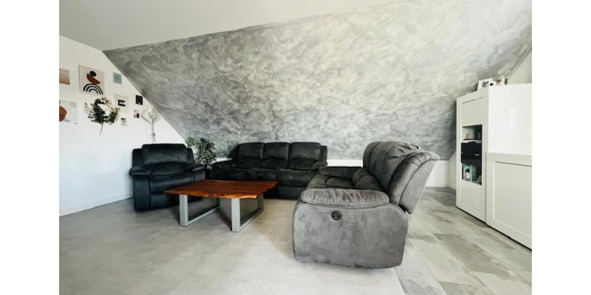 Dachgeschoßwohnung Waghäusel - 3 Zimmer, 105 m&sup2;, 1.150&euro; | Angebot:24936966