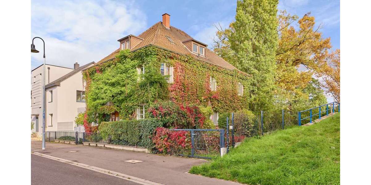 Haus zum Kaufen in Edingen-Neckarhausen 849.000 € 256 m² 10 zimmer