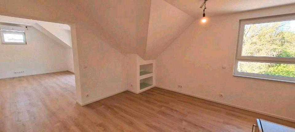 Dachgeschoßwohnung Ludwigshafen am Rhein Ludwigshafen-Oggersheim - 3 Zimmer, 90 m&sup2;, 1.400&euro; | Angebot:26153710