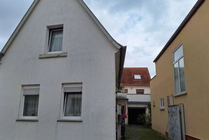 Provisionsfrei* Großzügiges Zweifamilienhaus mit Hof, Garten und viel Potenzial - Haus Haßloch | Angebot:27137496