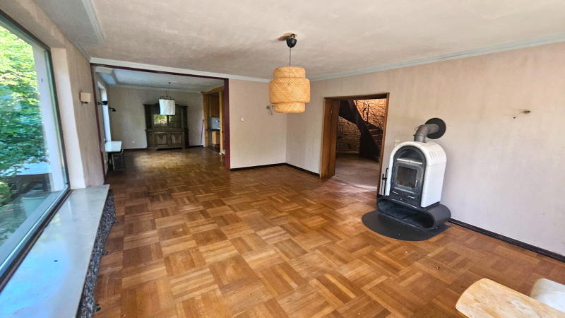 ObjNr:19522 - Freistehendes, repräsentatives EFH mit Garten und großem Grundstück ausserhalb in DÜW-Grethen 7 zimmer