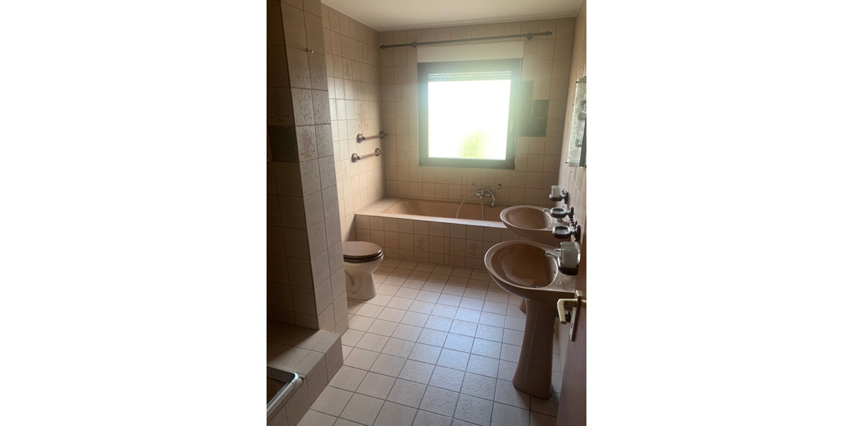 Vielseitiges Reihenendhaus mit Garten in Ludwigshafen-Oggersheim 6 zimmer