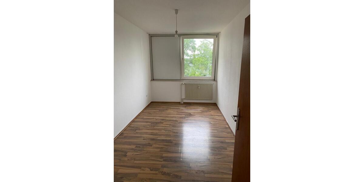 Etagenwohnung Ludwigshafen am Rhein Ludwigshafen-Hemshof - 4 Zimmer, 81 m&sup2;, 210.000&euro; | Angebot:26505425