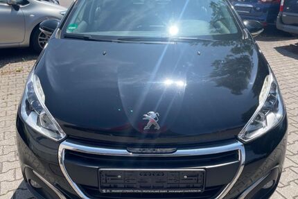 Peugeot 208 104.000 km 7.999 &euro; Speyer 67346