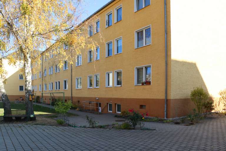 Wohnung zum Mieten in Dessau-Roßlau 275 € 34.98 m²