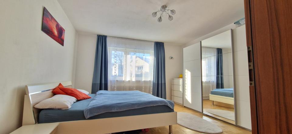 Haus zu Verkaufen(nur Erdgeschoss, mit grossem Parkplatz 4 zimmer