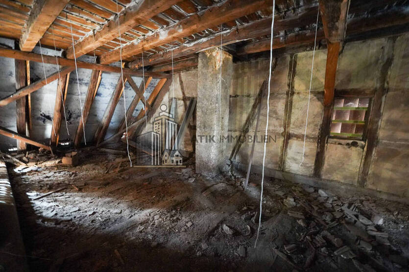 ATIK: *Entwickler aufgepasst* Wohn- u. Geschäftshaus mit Dachausbau-Potenzial in der Fußgängerzone