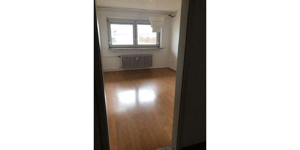 Etagenwohnung Ludwigshafen Mitte - 6 Zimmer, 130 m&sup2;, 1.075&euro; | Angebot:24825864