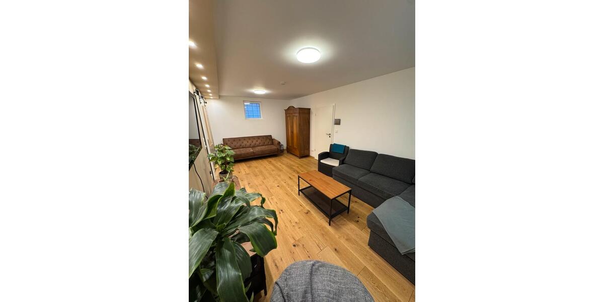 WG-Zimmer in großzügiger, modernisierter Wohnung 1 zimmer