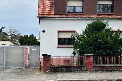 Gemütliches Ein- Zweifamilienhaus in zentraler Lage von Oberhausen 4 zimmer