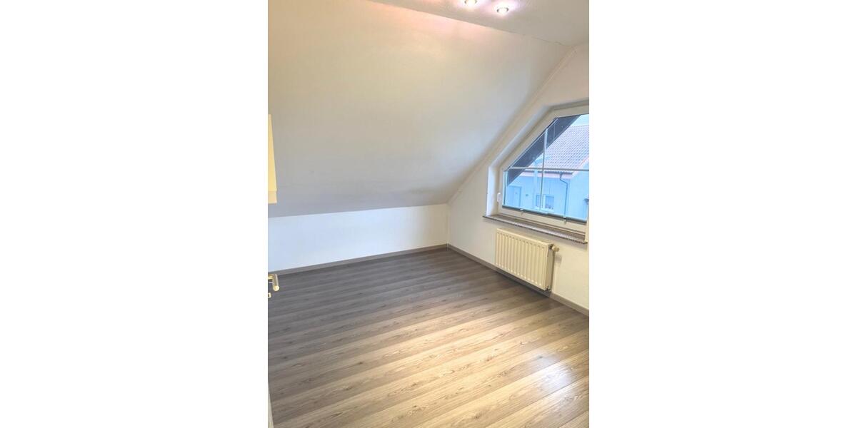 Etagenwohnung Osthofen - 5 Zimmer, 120 m&sup2;, 1.450&euro; | Angebot:23847452