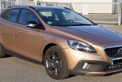 Volvo V40 Cross Country 229.000 km 8.499 &euro; Fußgönheim 67136