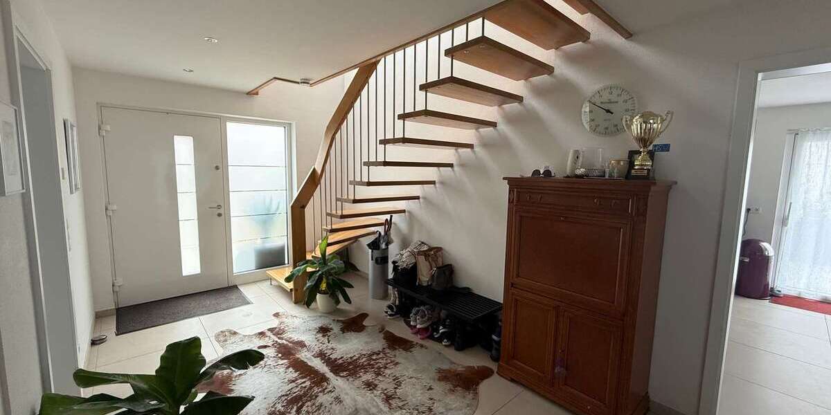 Einfamilienhaus Weisenheim am Berg - 5 Zimmer, 208 m&sup2;, 2.550&euro; | Angebot:27075623