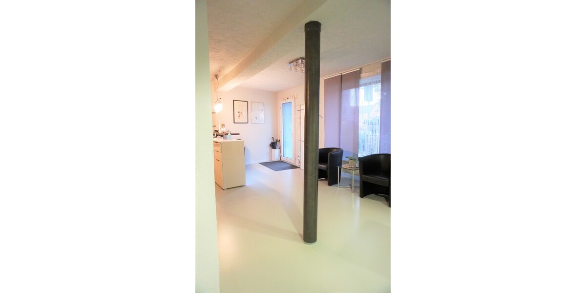 ~~ MODERNE GEWERBEFLÄCHE IN TOP LAGE MIT BUSVERBINDUNG VOR DER TÜR ~~ 2 zimmer