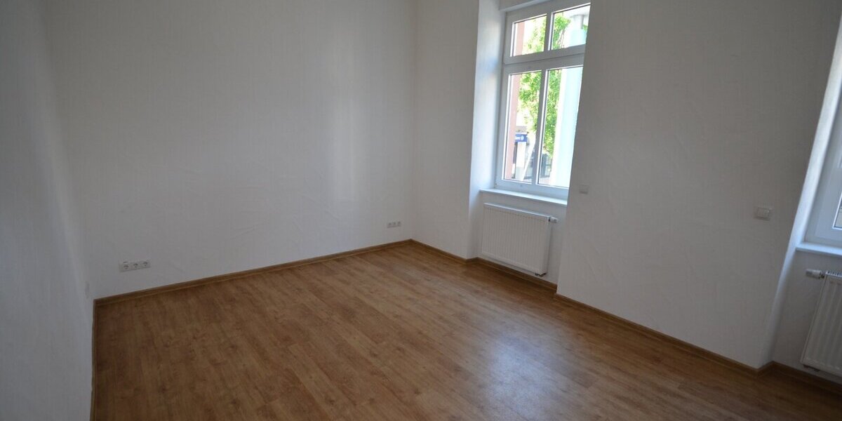 Eine wunderschoene Altbauwohnung in zentraler Stadtlage. 3 zimmer