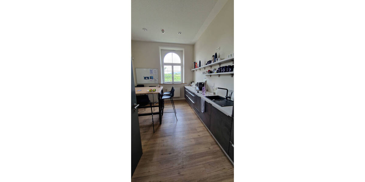 hip: voll ausgestattete S2-Labore und repräsentative Büroflächen zimmer