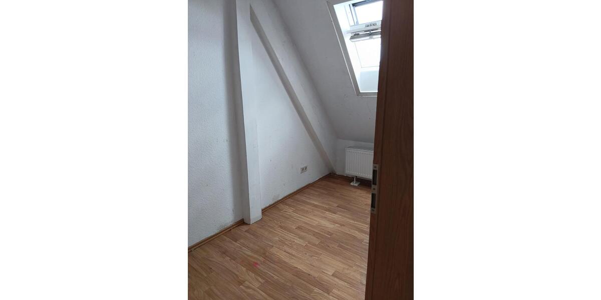 Dachgeschoßwohnung Worms - 3.5 Zimmer, 70 m&sup2;, 750&euro; | Angebot:26087485