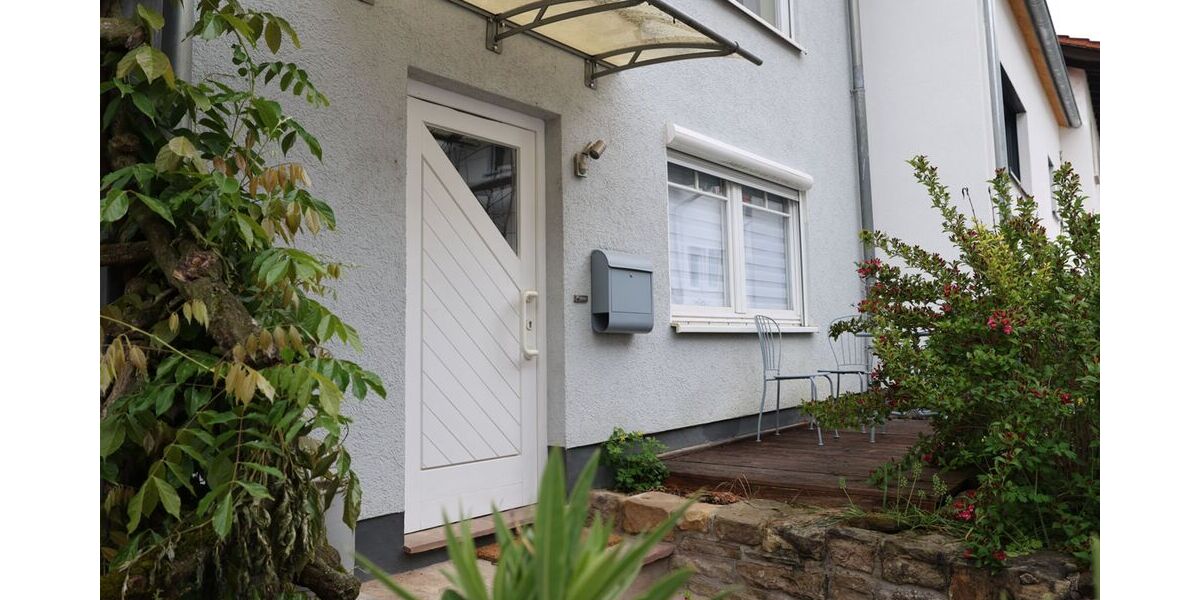 Großzügiges Einfamilienhaus mit 2 kleineren Einliegerwohnungen u. traumhaftem Garten - Einfamilienhaus Wiesloch | Angebot:27219330