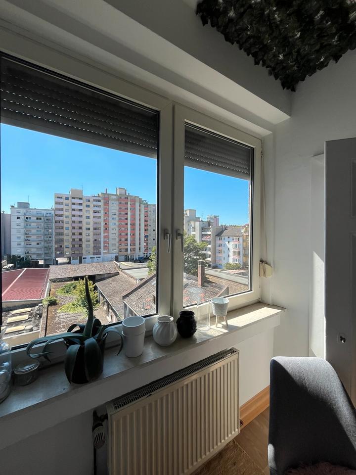 Wohnung 2 Zimmer mit geschlossenem Balkon