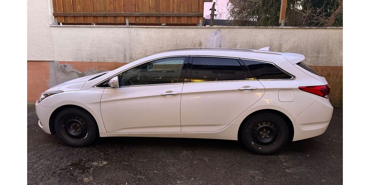 Hyundai i40 115.000 km 7.999 &euro; Harthausen 67376