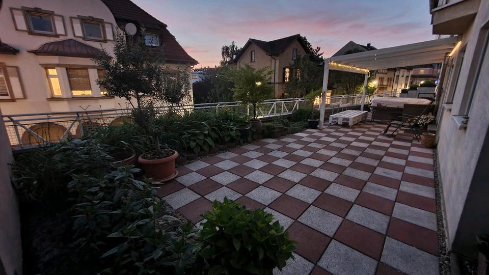 Großzügige 5-ZKB Etagenwohnung mit U-förmiger Dachterasse 5 zimmer