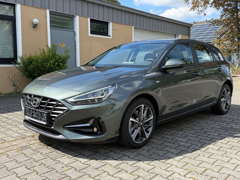 i30