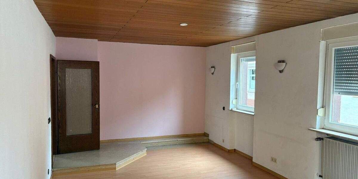 Mehrfamilienhaus, Wohnhaus Ludwigshafen Rheingönheim - 8 Zimmer, 206 m&sup2;, 550.000&euro; | Angebot:24635031