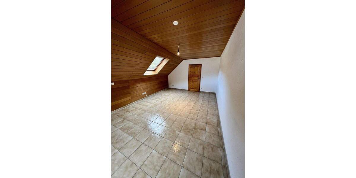 Doppelhaushälfte Bad Dürkheim - 5 Zimmer, 170 m&sup2;, 1.500&euro; | Angebot:25137364