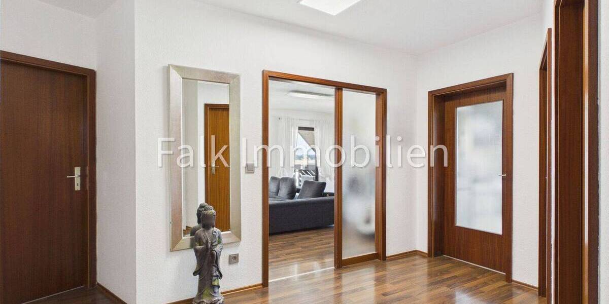 Etagenwohnung Brühl - 4 Zimmer, 98 m&sup2;, 289.000&euro; | Angebot:26174197