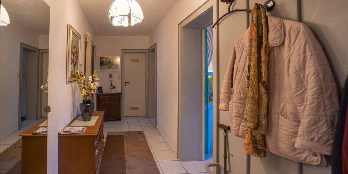 Etagenwohnung Ludwigshafen am Rhein Mitte - 4 Zimmer, 101 m&sup2;, 205.000&euro; | Angebot:26139934