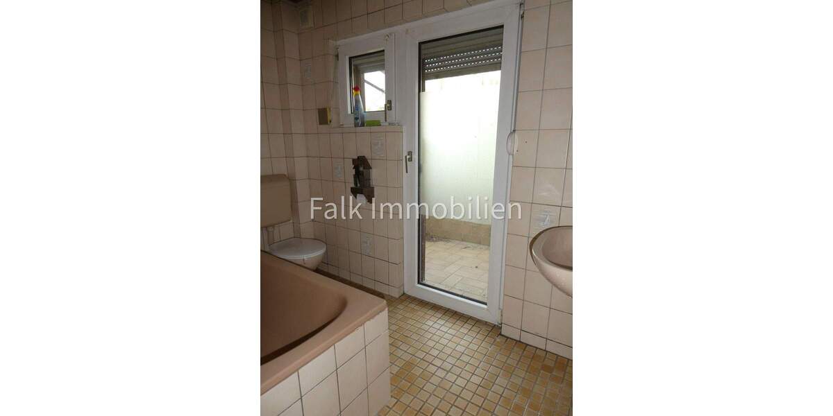 Einfamilienhaus Mannheim Rheinau - 7 Zimmer, 138 m&sup2;, 339.000&euro; | Angebot:25265673