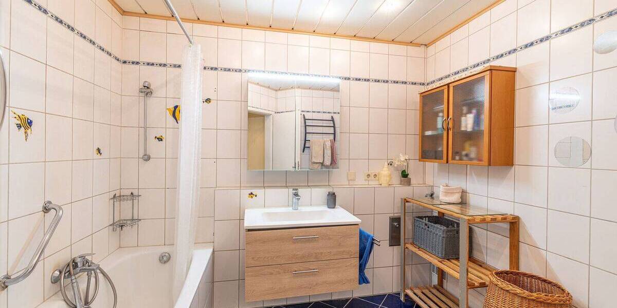 Etagenwohnung Weinheim - 5 Zimmer, 213 m&sup2;, 490.000&euro; | Angebot:25986088