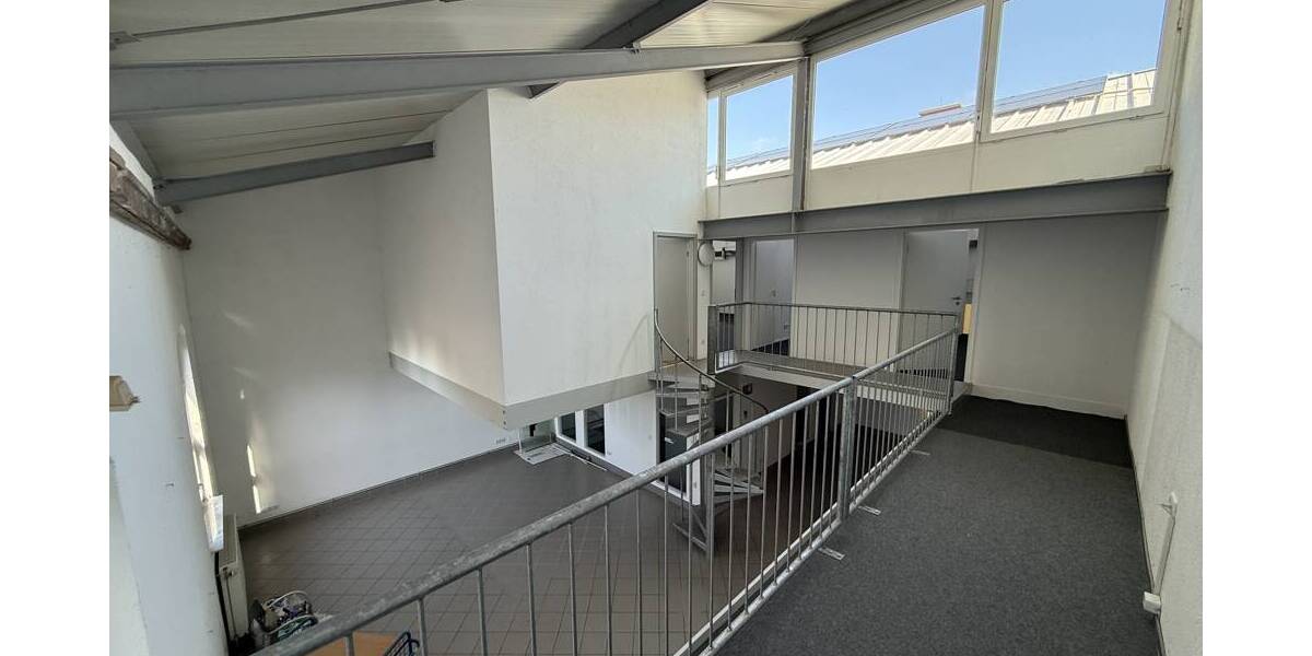 Gewerbeobjekt Mannheim Neuostheim - 8 Zimmer, 239 m&sup2;, 2.390&euro; | Angebot:26290579