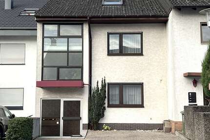 Haus zum Kaufen in Schwetzingen 587.500 € 230.29 m² 8 zimmer