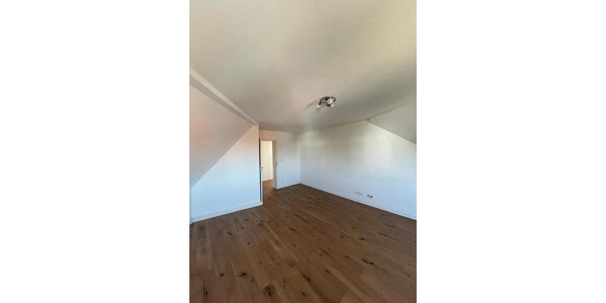 Dachgeschoßwohnung Mannheim Fahrlach - 2 Zimmer, 67 m&sup2;, 695&euro; | Angebot:24977389