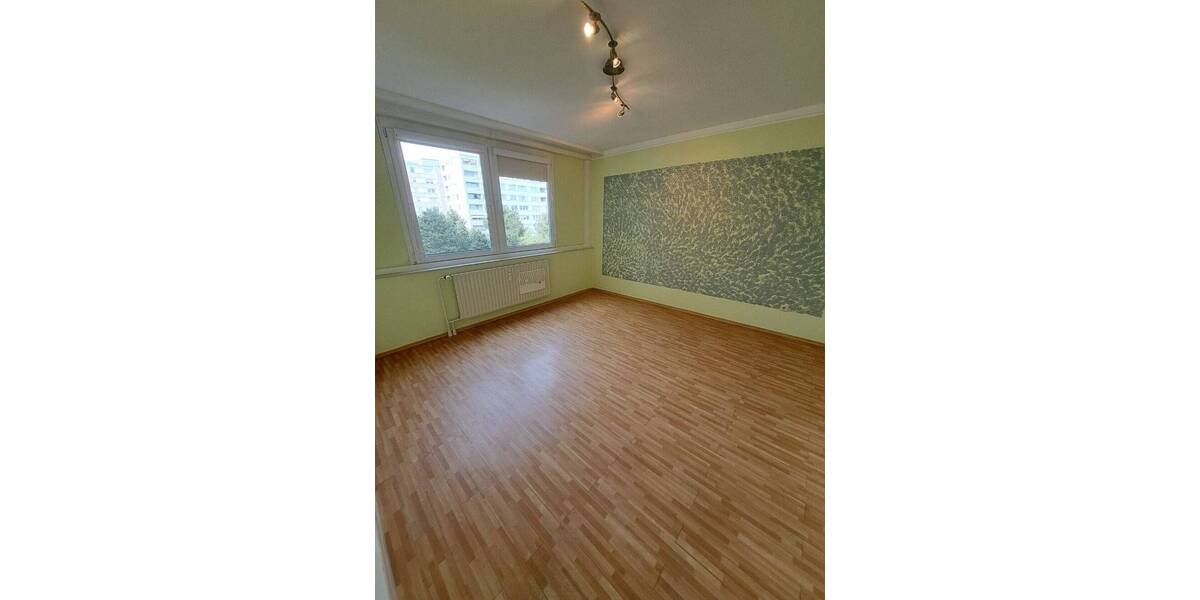 **Ich bin sofort frei, schöne Vierraumwohnung mit Balkon für Familie mit zwei Kinder, KAUFEN statt mieten!!*** 4 zimmer