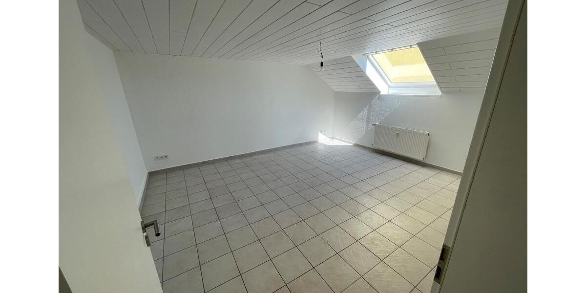 Dachgeschoßwohnung Hockenheim - 3 Zimmer, 77 m&sup2;, 239.000&euro; | Angebot:26837405