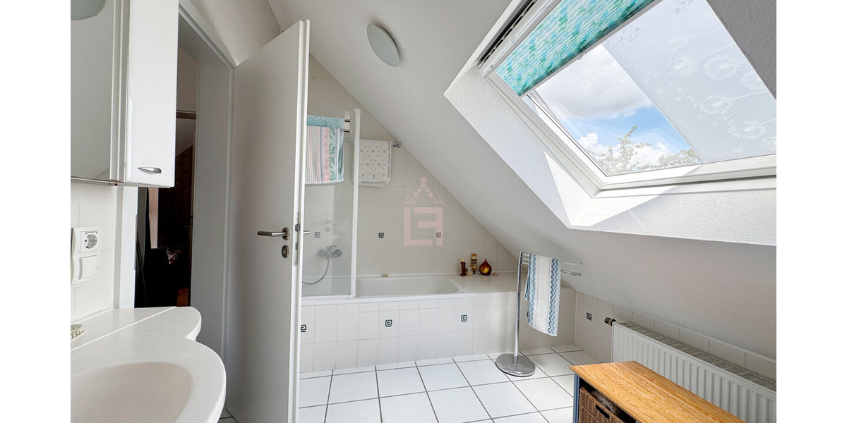 Charmante Maisonette-Wohnung mit Loggia und Tiefgaragenstellplatz in ruhiger Wohnlage von Worms - Maisonettenwohnung Worms Westliche Vororte | Angebot:27109764