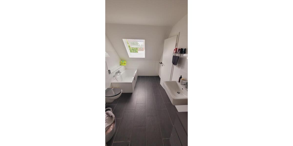 Dachgeschoßwohnung Philippsburg - 3 Zimmer, 90 m&sup2;, 1.150&euro; | Angebot:26561052