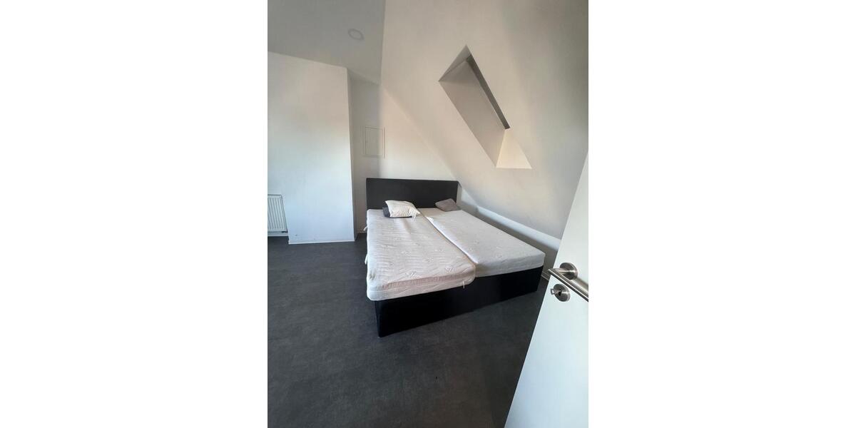 Dachgeschoßwohnung Ludwigshafen am Rhein Ludwigshafen-Oggersheim - 1 Zimmer, 45 m&sup2;, 700&euro; | Angebot:26211726